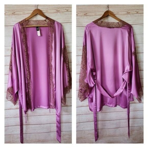 NWT Victoria's Secret Satin/Lace Kimono - Picture 1 of 6